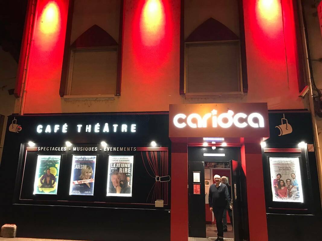 Façade du Carioca de nuit